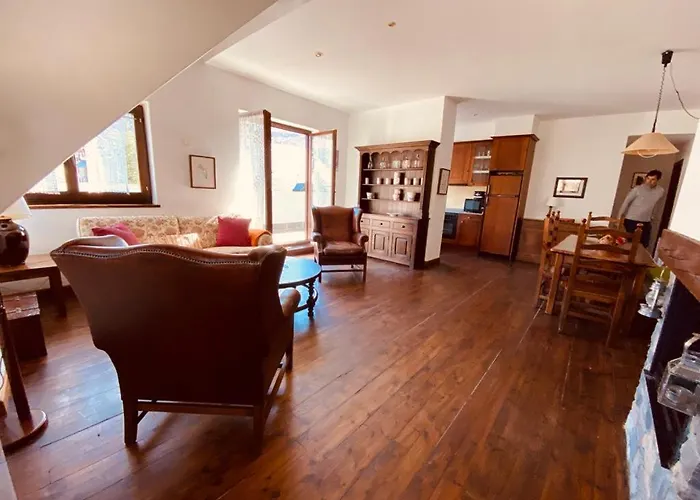 Linsoles Apartment *